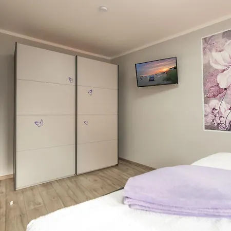 Knuddi S Ferienhof, App 02 * Zempin